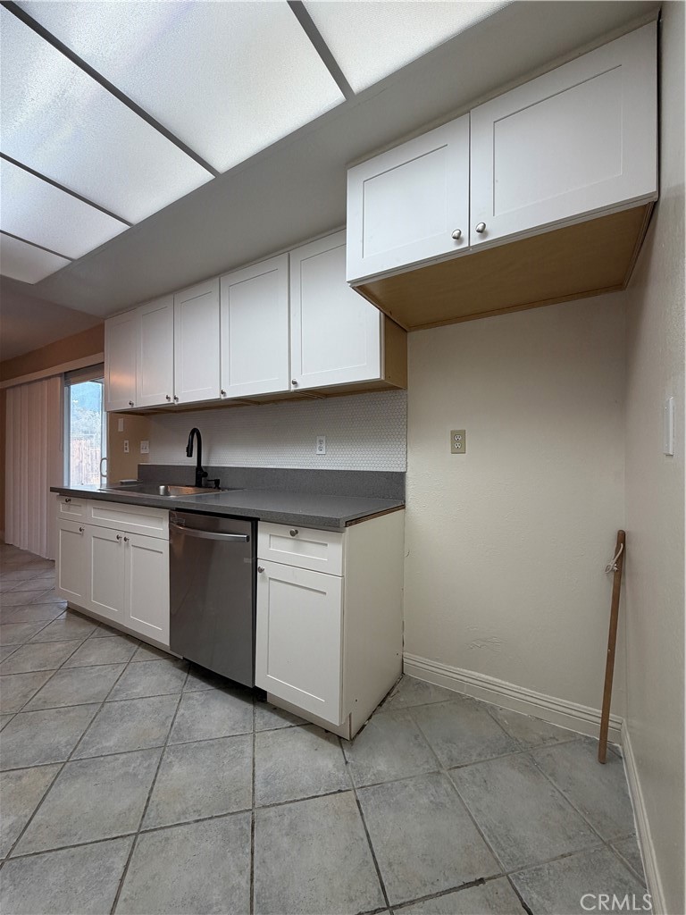 21011 Teton Road Apple Valley, CA 92308 - Photo 6 of 23