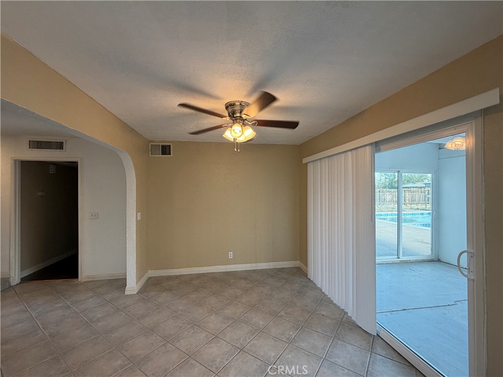 21011 Teton Road Apple Valley, CA 92308 - Photo 7 of 23