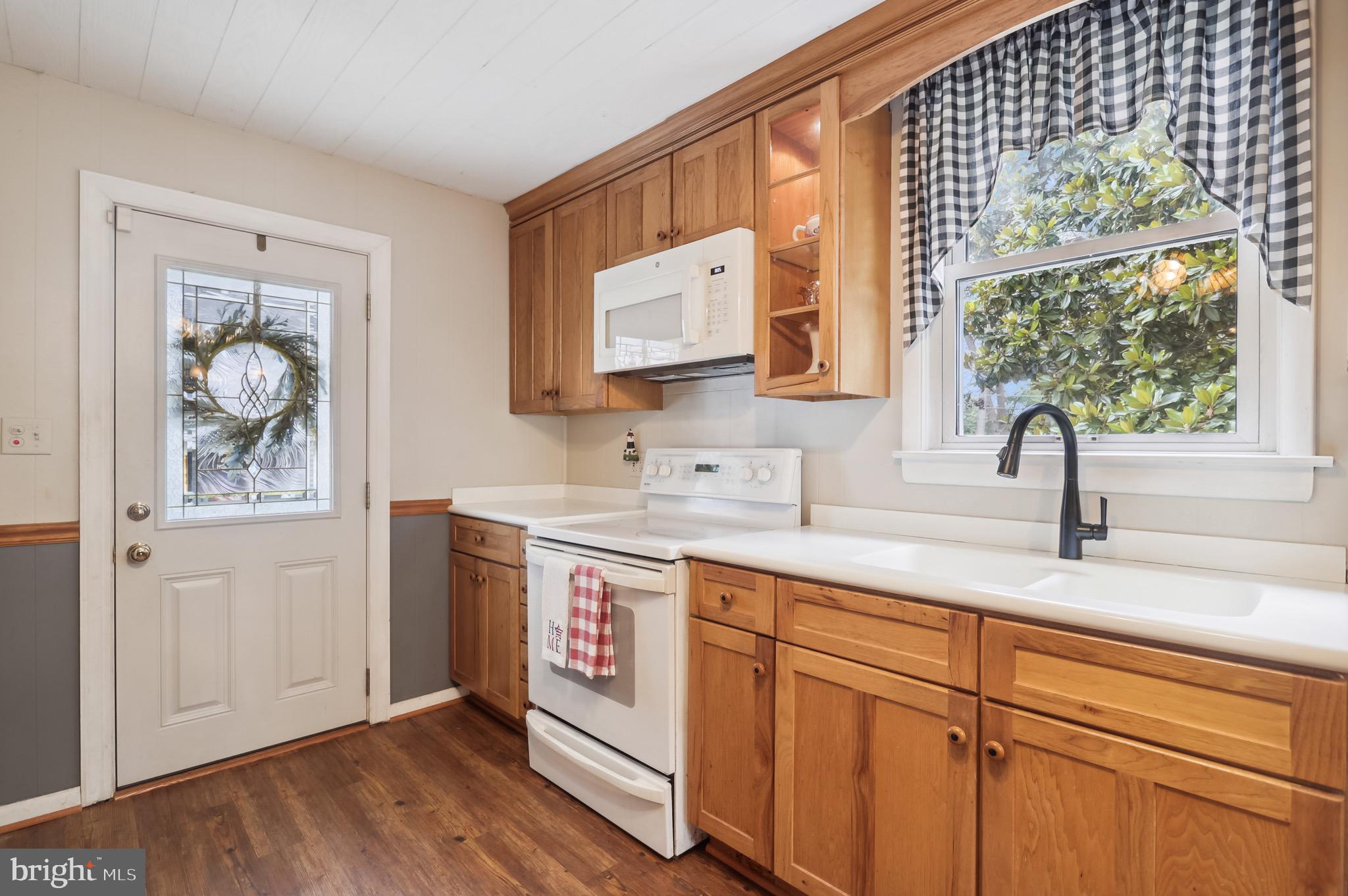 1948 Cedar Road Pasadena, MD 21122 - Photo 26 of 47 Gallery Image 26