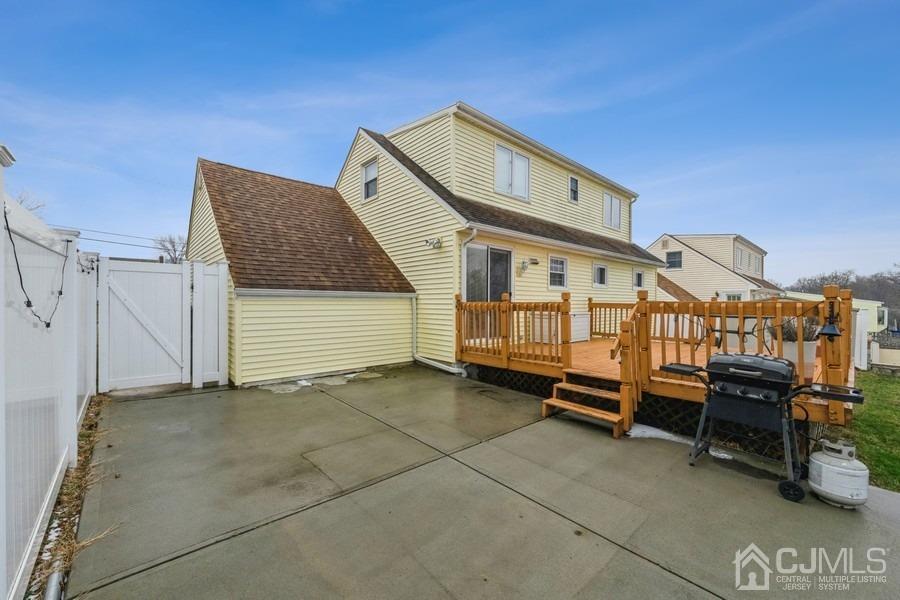 35 Pine Tree Drive Colonia, NJ 07067 - Photo 31 of 39 a front view of a house with a garage