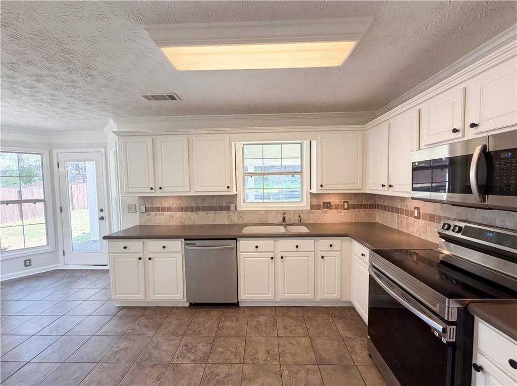 3099 Brooksong Way Dacula, GA 30019 - Photo 13 of 24