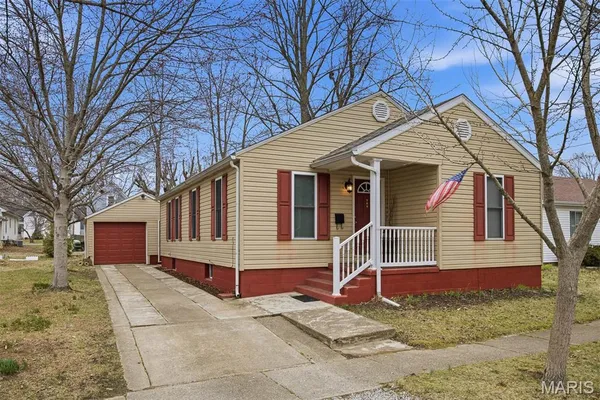 $195,000 | 509 East Winter Avenue, Greenville, IL 62246