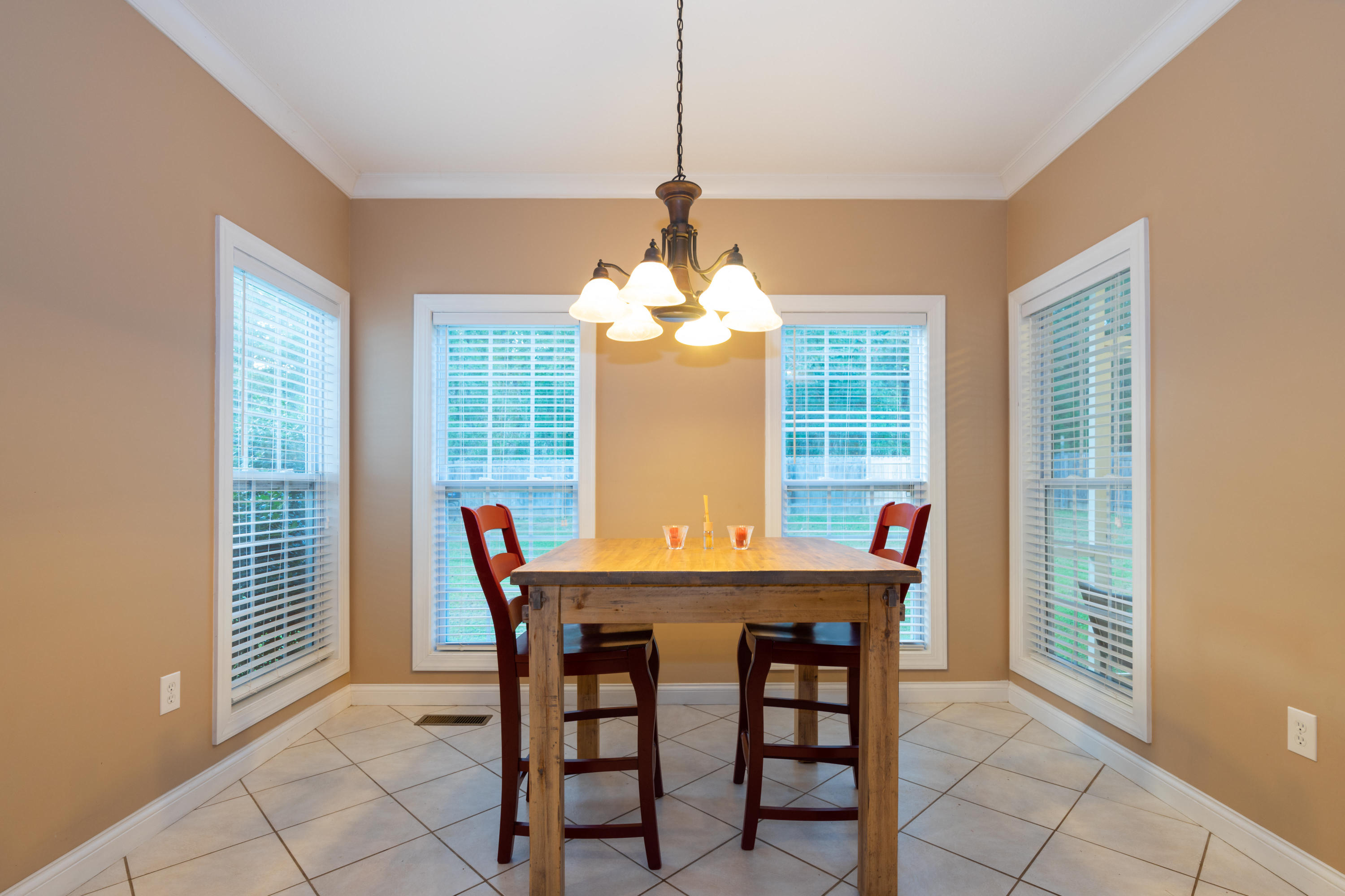 254 Hargis Road Signal Mountain, TN 37377 - Photo 8 of 20 Breakfast Nook