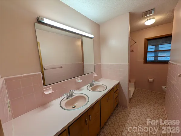 $1,500 | 805 Edgewood Road, Bessemer City, NC 28016