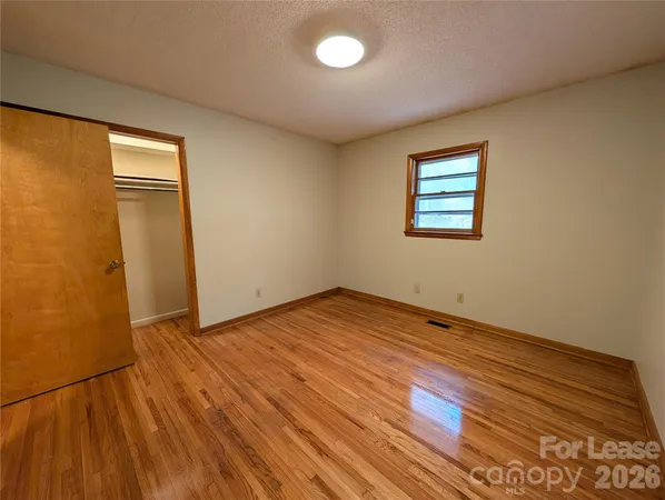 $1,500 | 805 Edgewood Road, Bessemer City, NC 28016