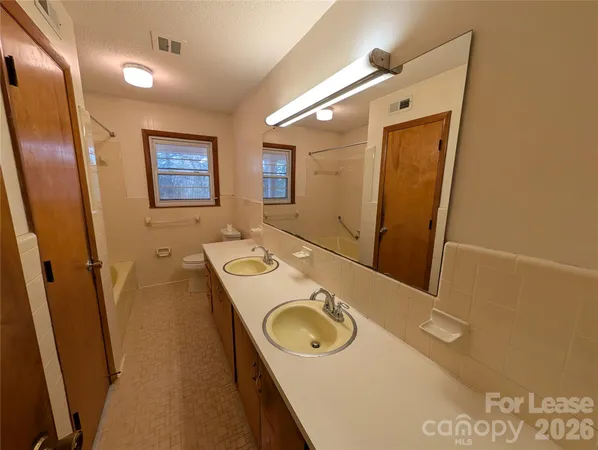 $1,500 | 805 Edgewood Road, Bessemer City, NC 28016