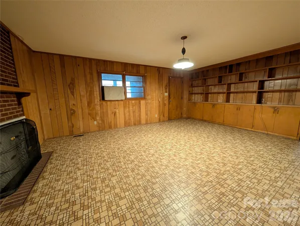 $1,500 | 805 Edgewood Road, Bessemer City, NC 28016