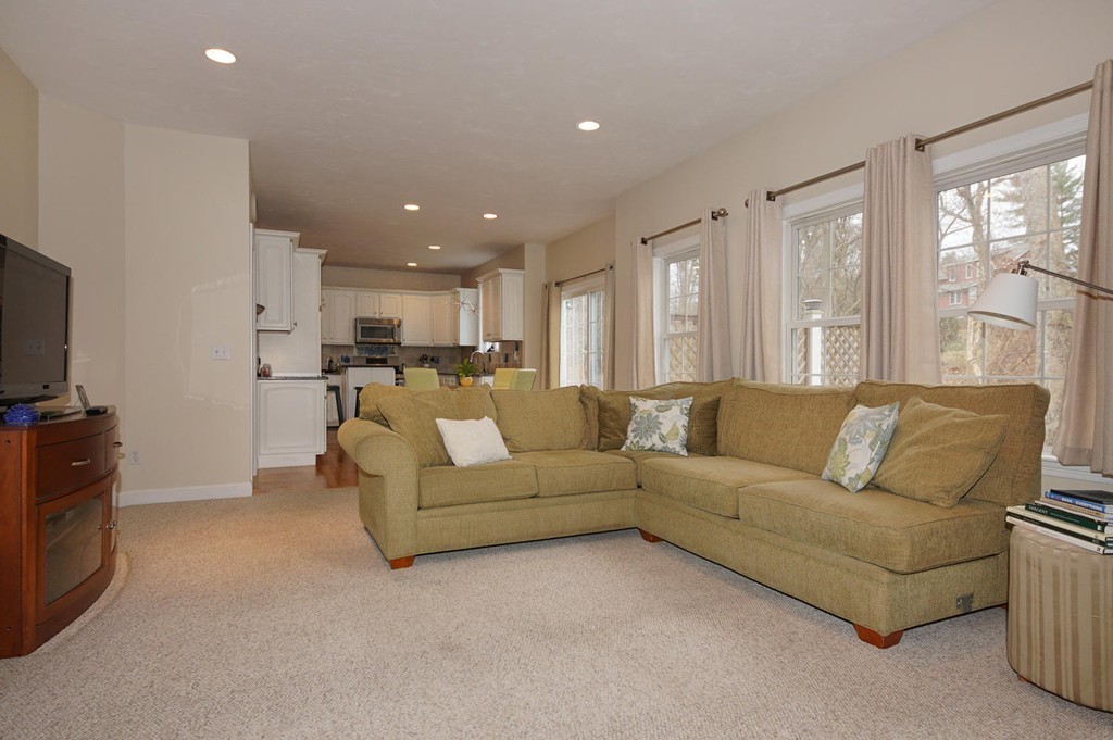 5 Winslow Road Natick, MA 01760 - Photo 10 of 30 Gallery Image 10