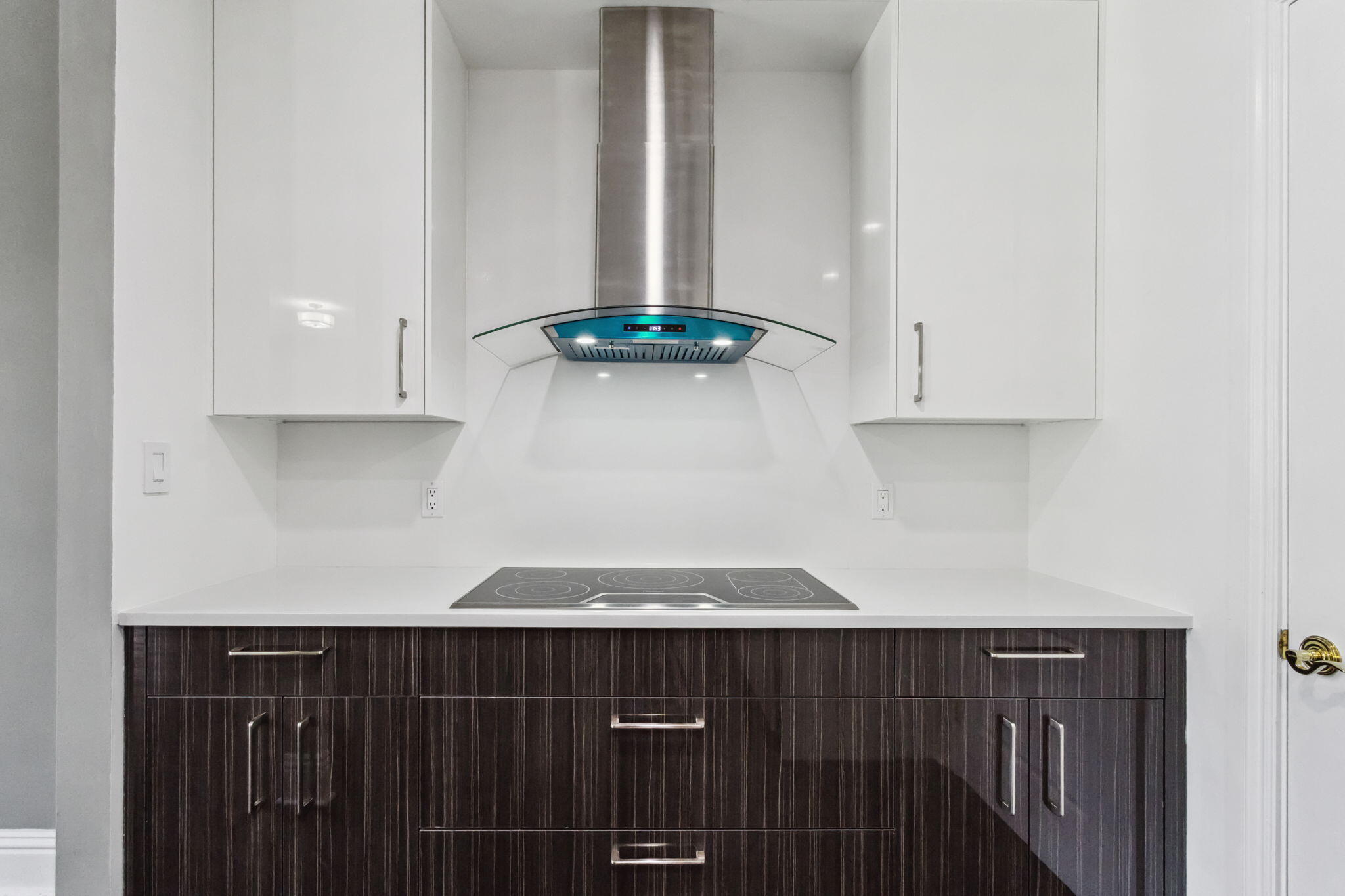 200 East Palmetto Park Road, Unit 10 Boca Raton, FL 33432 - Photo 8 of 47 Kitchen Cooktop