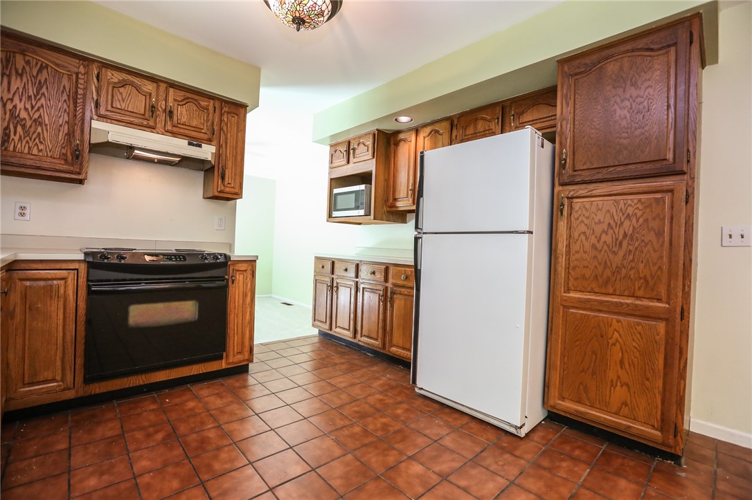 97 Winterset Drive Penfield, NY 14625 - Photo 4 of 17