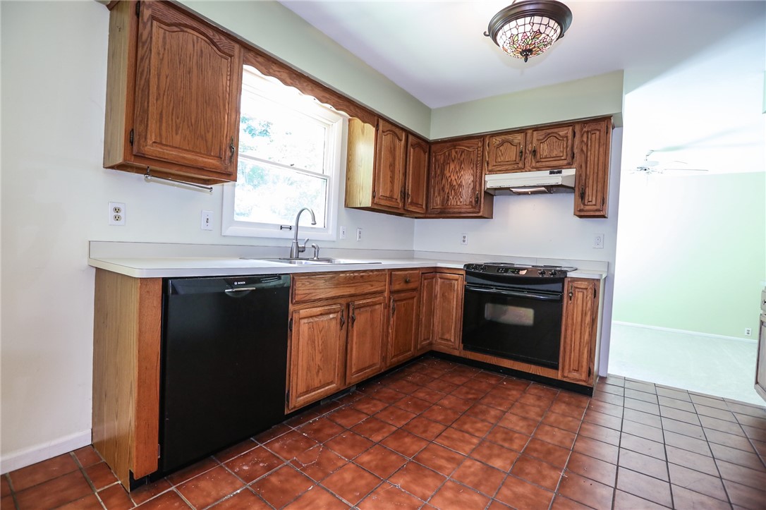 97 Winterset Drive Penfield, NY 14625 - Photo 5 of 17