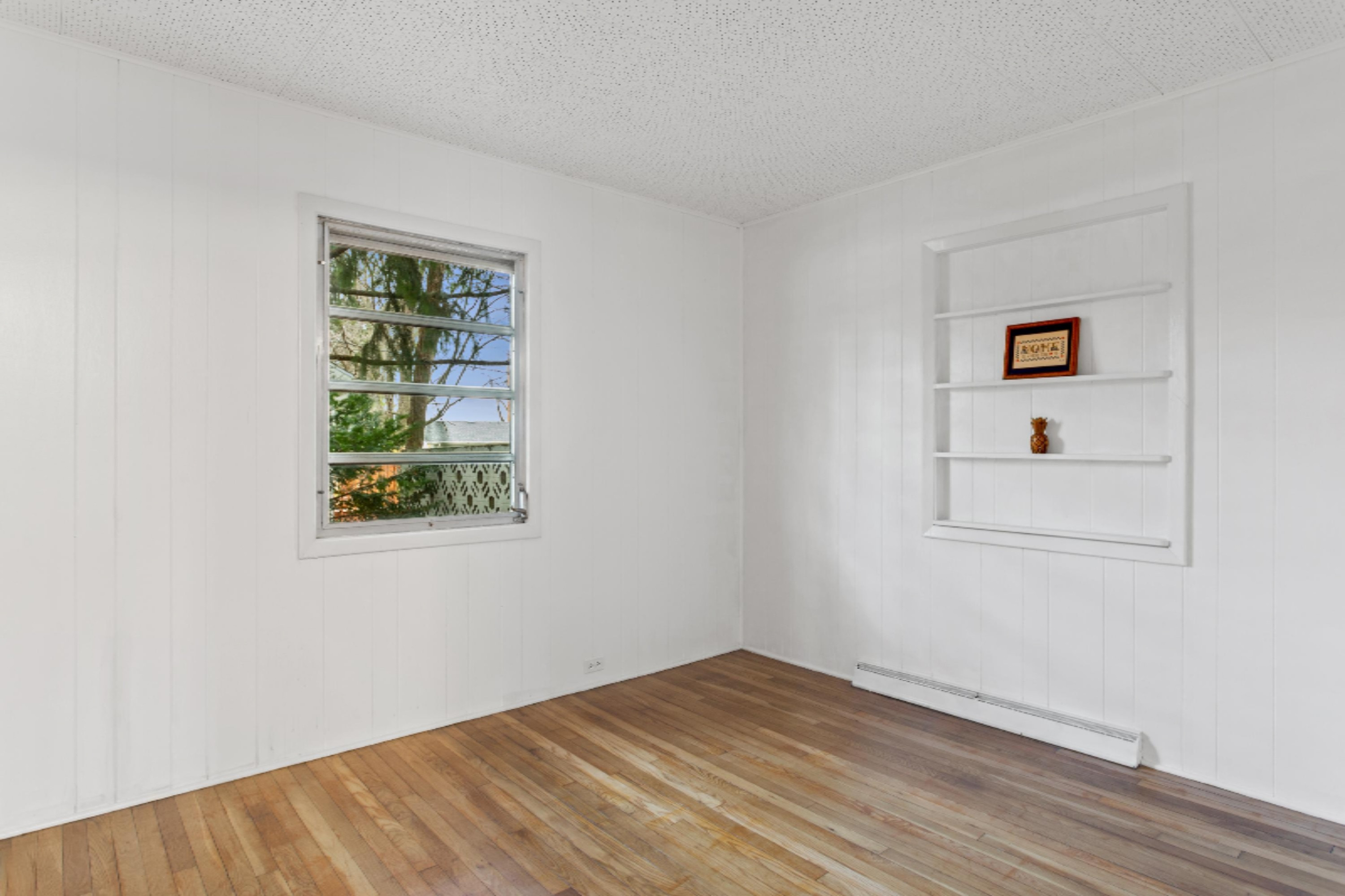 103 North Berrien Street New Buffalo, MI 49117 - Photo 17 of 22 Bedroom #3 view