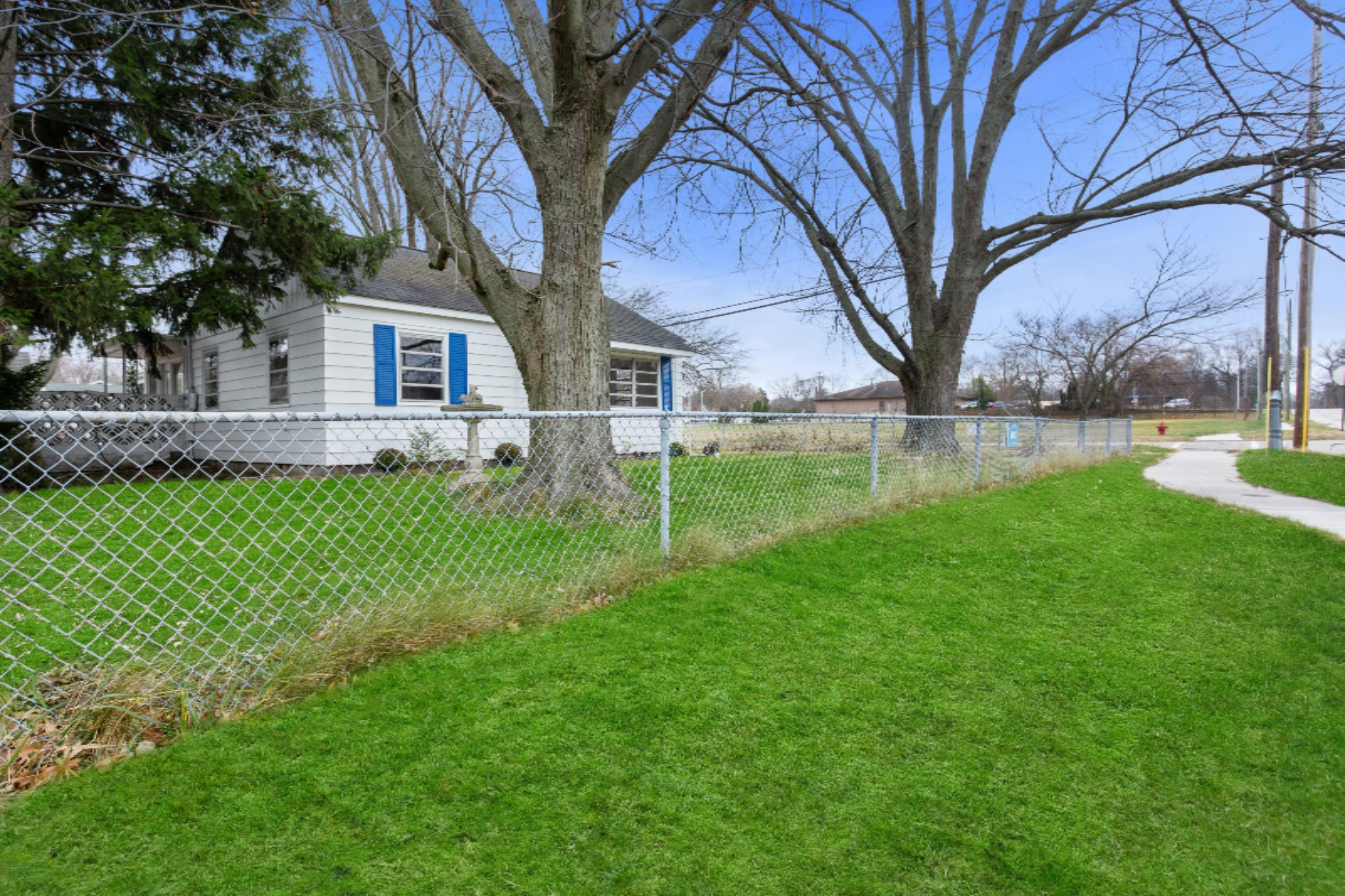 103 North Berrien Street New Buffalo, MI 49117 - Photo 22 of 22 Side view