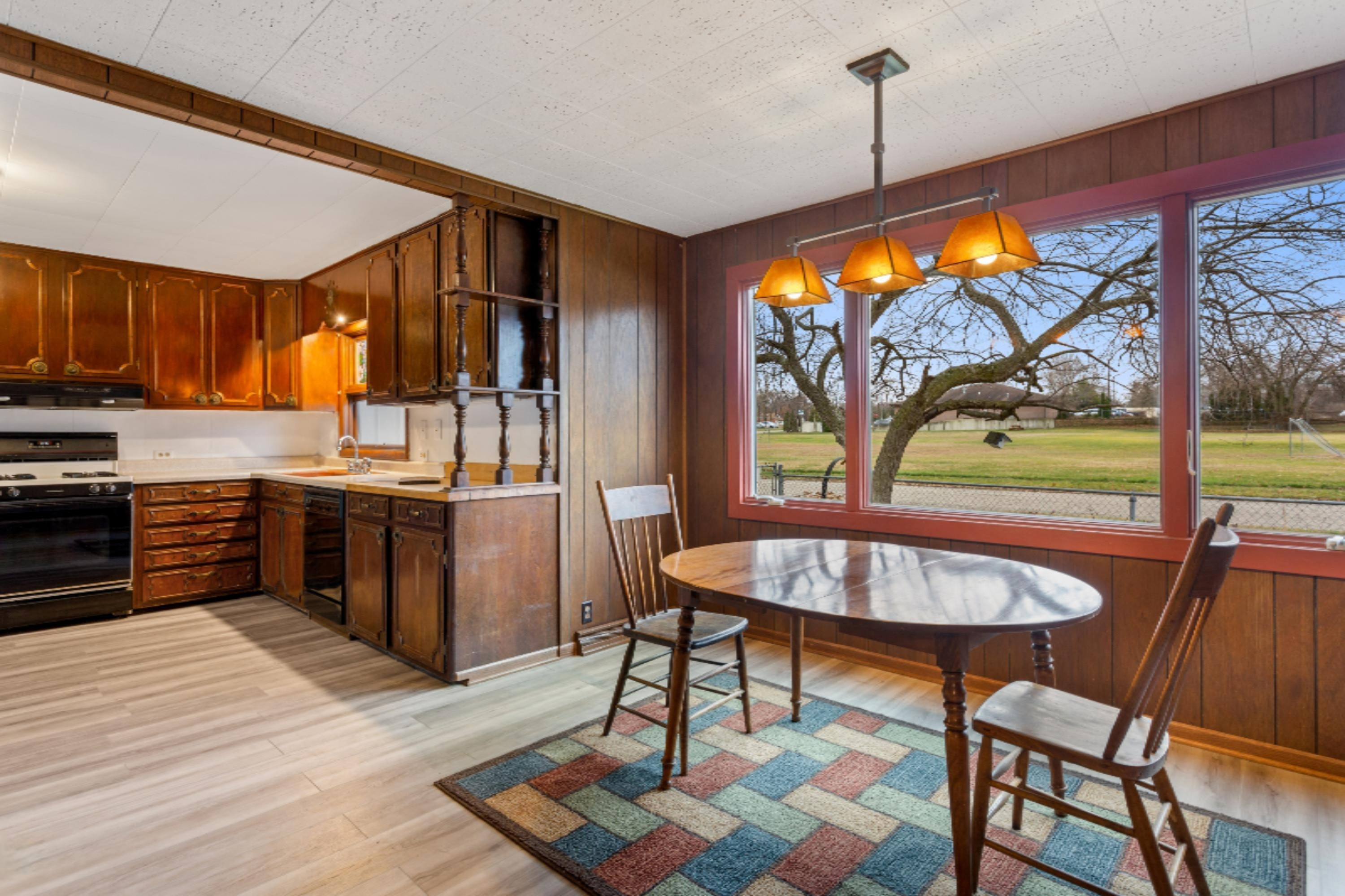 103 North Berrien Street New Buffalo, MI 49117 - Photo 9 of 22 Dining with view of Kitchen
