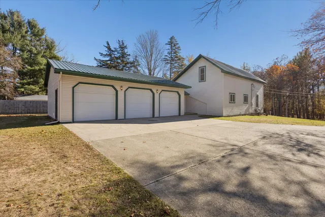 $309,900 | 614 West South Street, Greenville, MI 48838