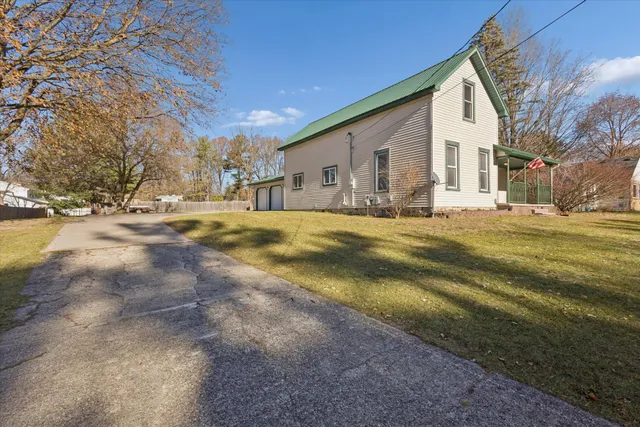 $309,900 | 614 West South Street, Greenville, MI 48838