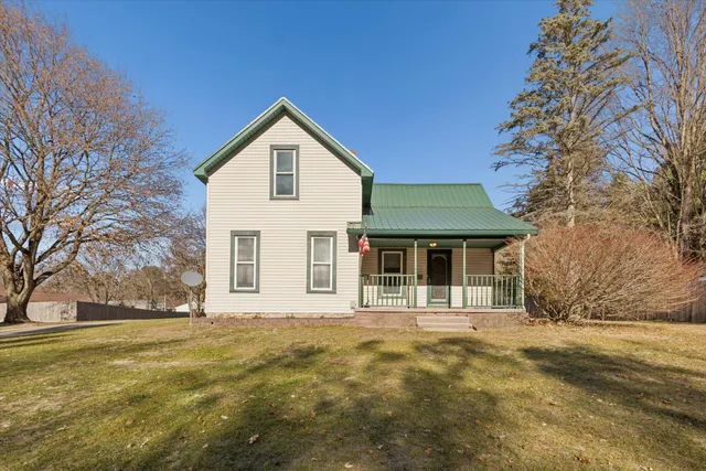 $309,900 | 614 West South Street, Greenville, MI 48838