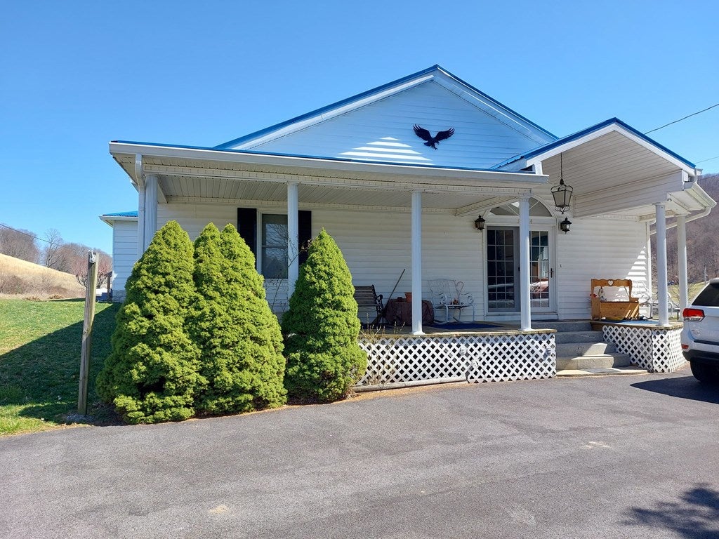 3604 Abbs Valley Road Bluefield, VA 24605 - Photo 6 of 31 Gallery Image 6