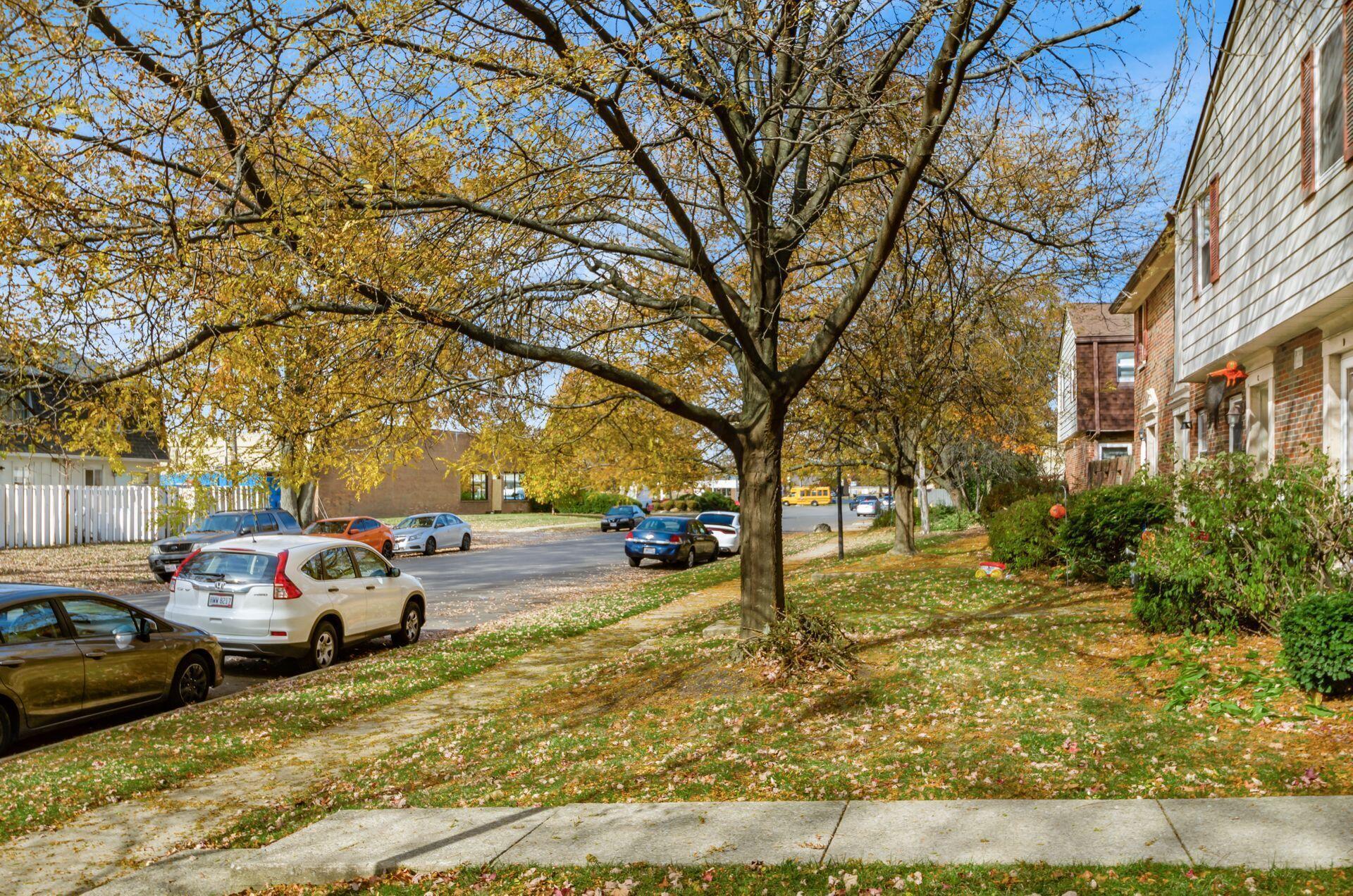 5720 Beechcroft Road, Unit E Columbus, OH 43229 - Photo 19 of 26 Front Yard