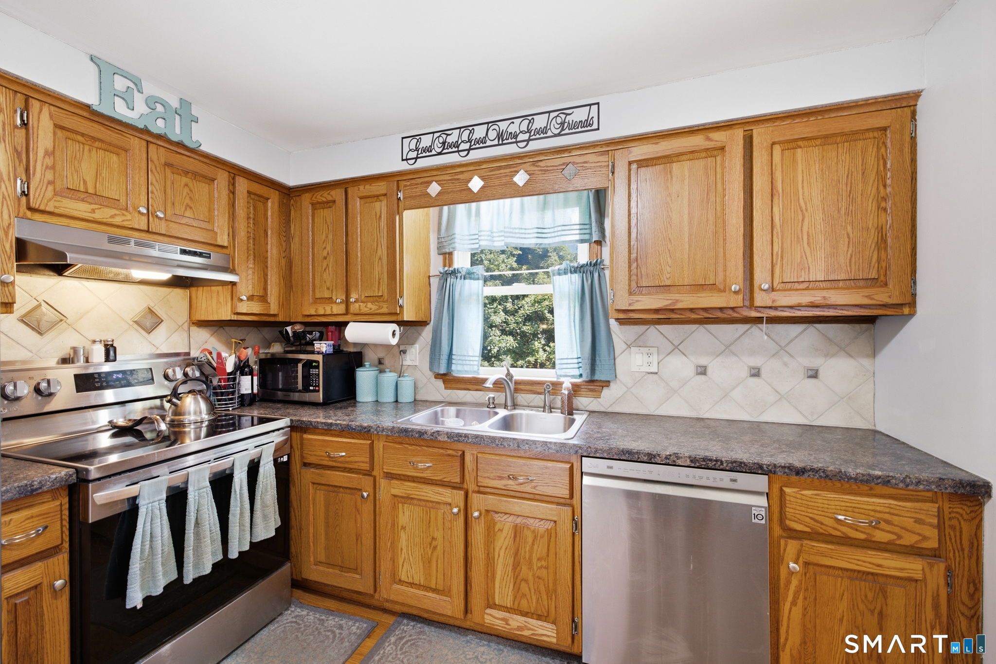 87 Abbe Road Windsor, CT 06095 - Photo 11 of 40 Gallery Image 11