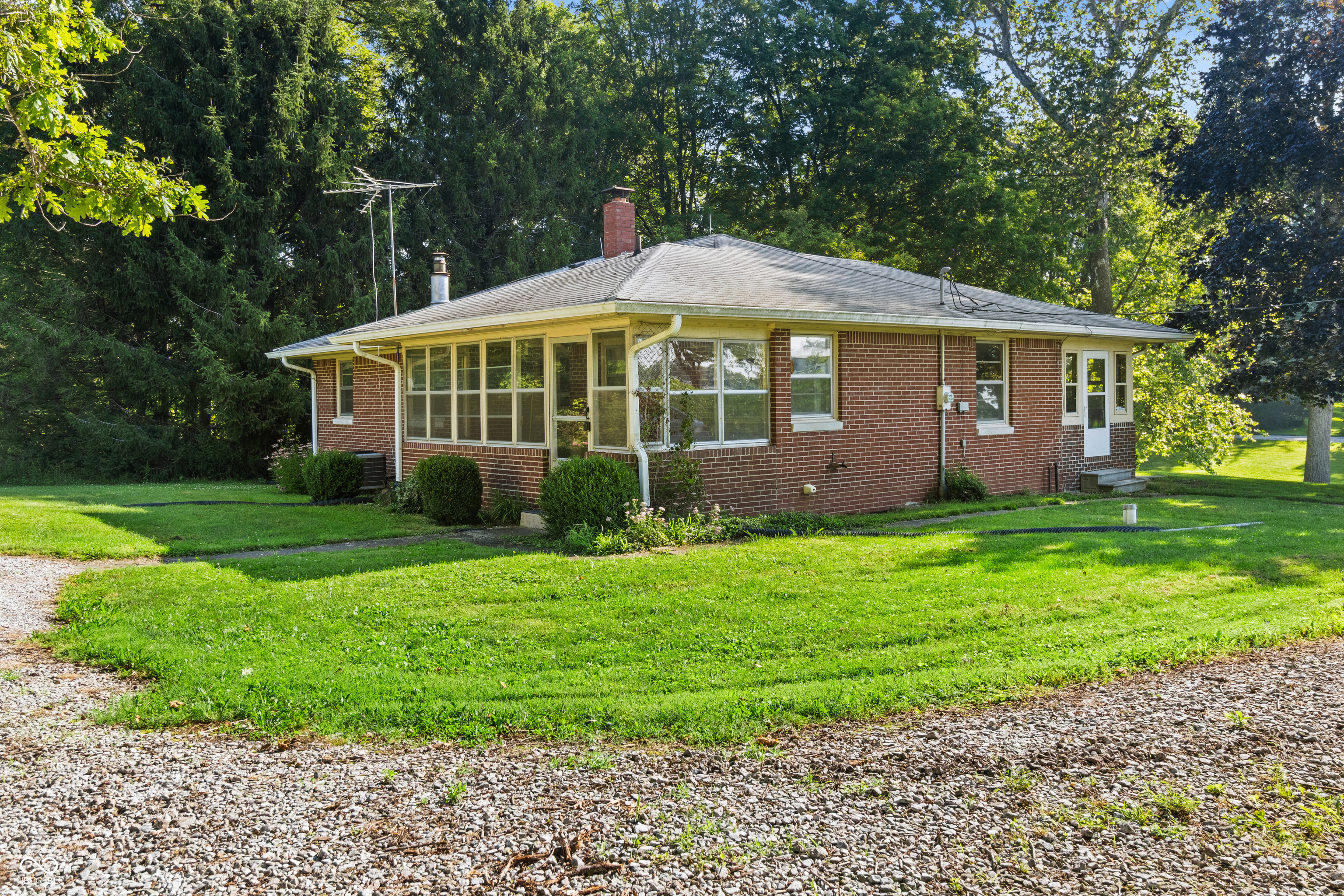 8950 Baker Road Indianapolis, IN 46259 - Photo 4 of 42