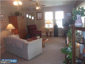 45 Hemlock Road Levittown, PA 19056 - Photo 4 of 12 Family Room
