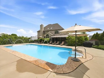 $950,000 | 2013 Marjorie Lane, Coraopolis, PA 15108