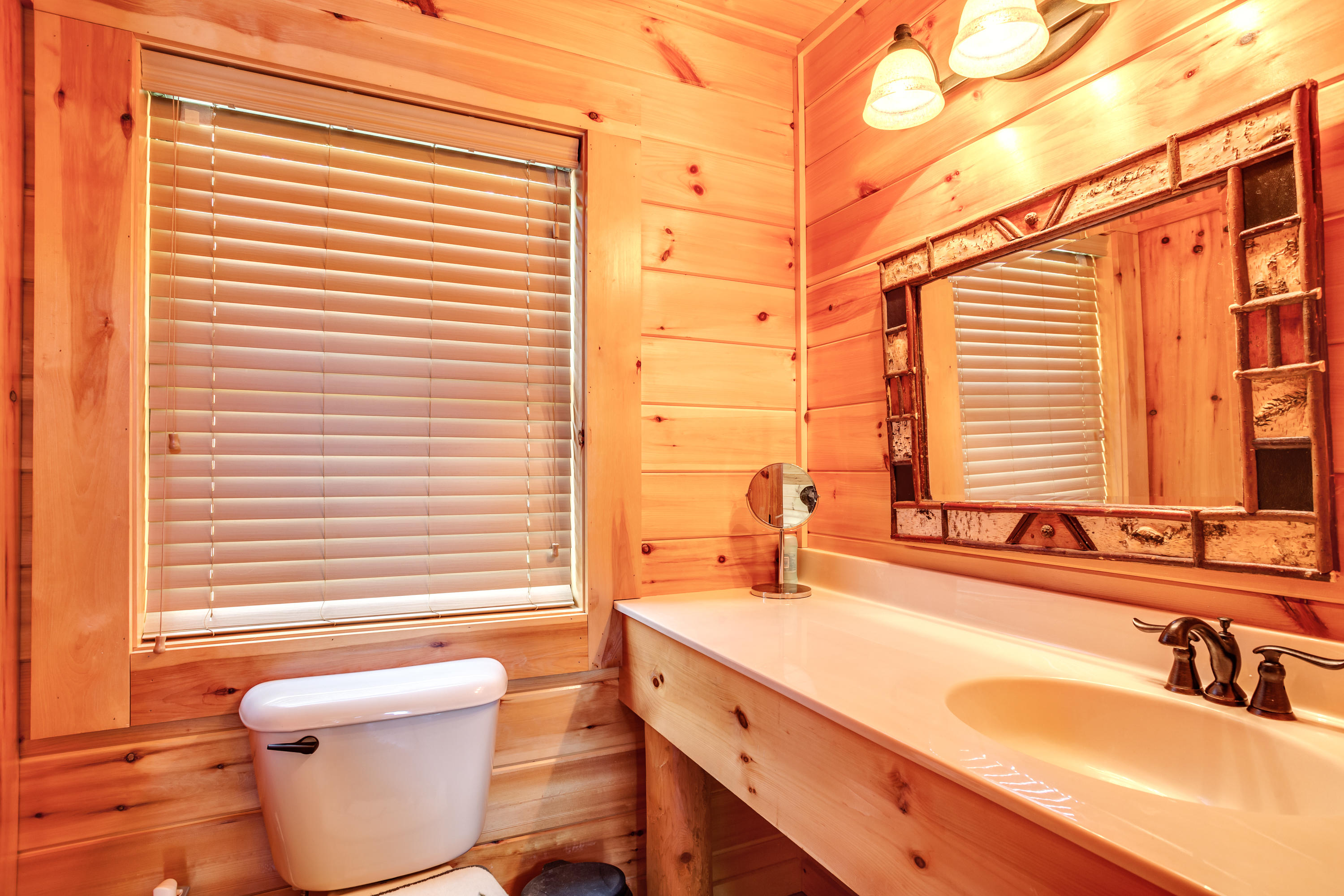 3539 Carsons Ridge Way Sevierville, TN 37862 - Photo 35 of 39 loft bathroom