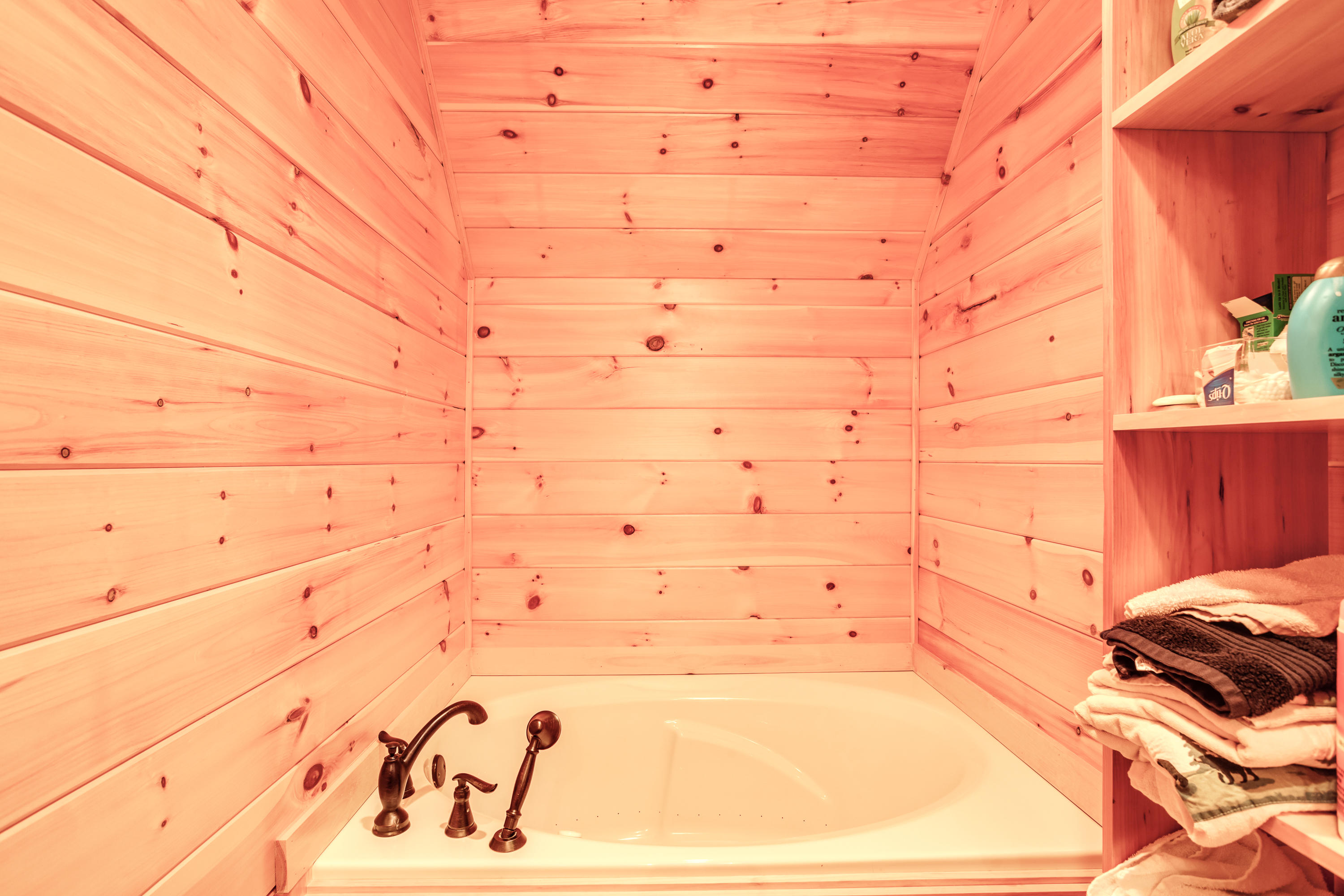 3539 Carsons Ridge Way Sevierville, TN 37862 - Photo 36 of 39 loft tub