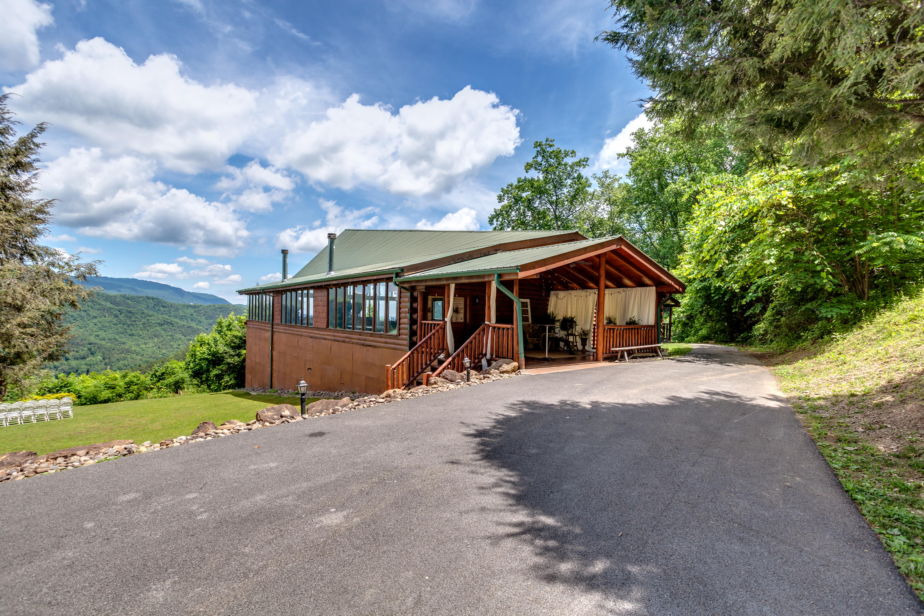 3539 Carsons Ridge Way Sevierville, TN 37862 - Photo 37 of 39 Club House