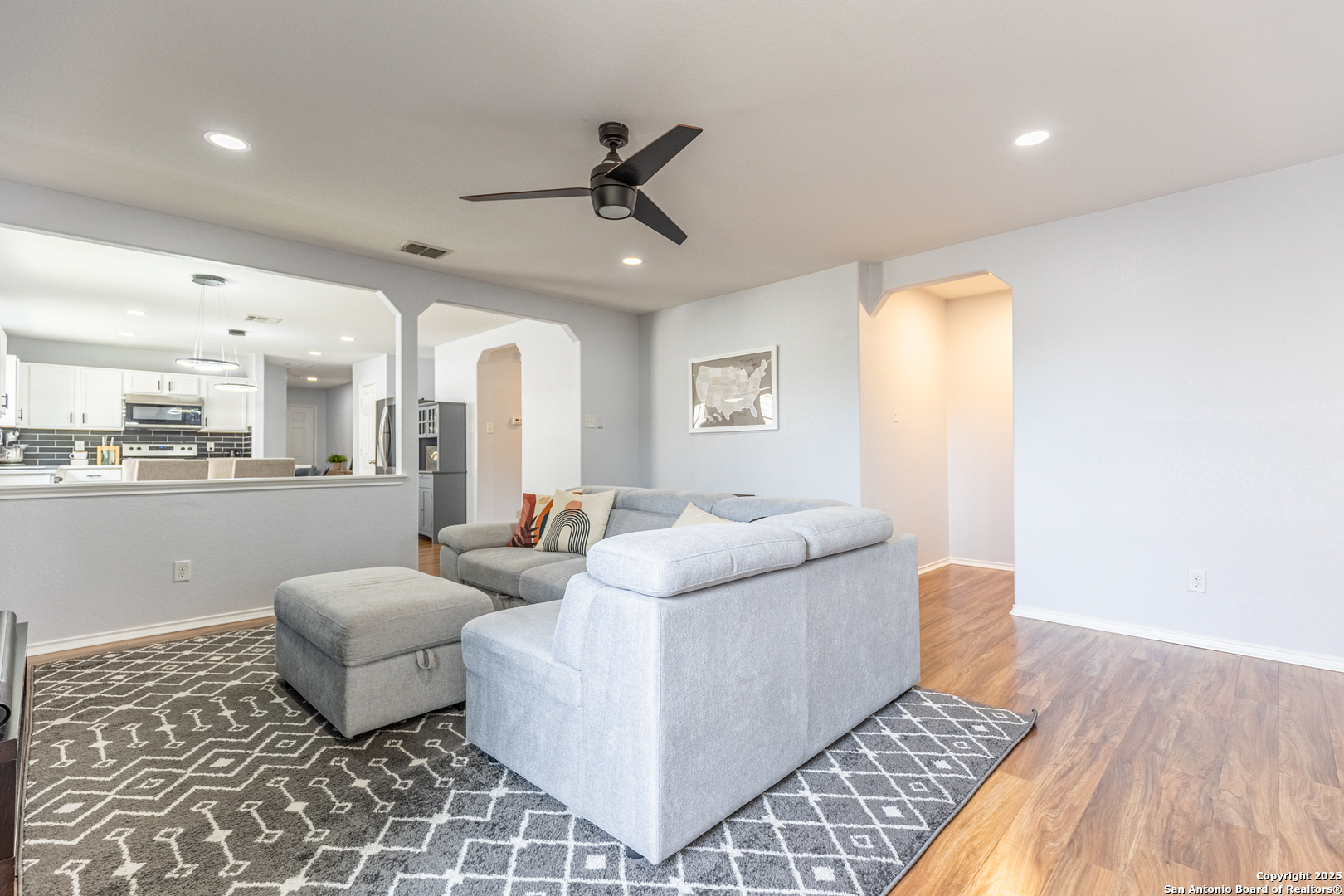 9518 Lookover Bay Converse, TX 78109 - Photo 14 of 30 a living room with furniture and a rug