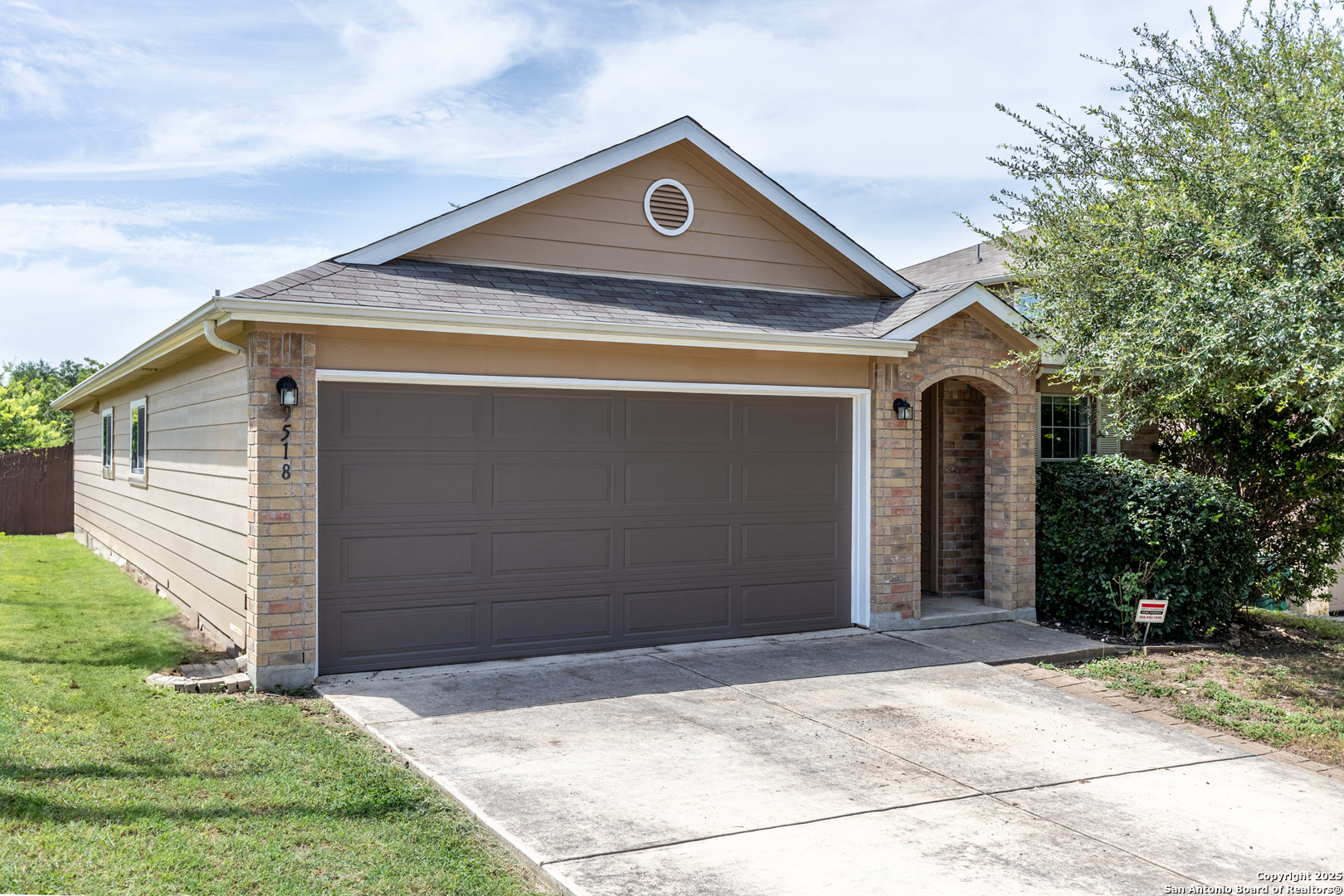 9518 Lookover Bay Converse, TX 78109 - Photo 3 of 30 a view of a door of the house