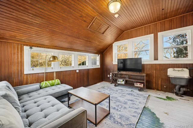 $275,000 | 41 Seafield Lane, Westhampton Beach, NY 11978