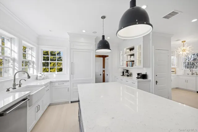 $275,000 | 41 Seafield Lane, Westhampton Beach, NY 11978