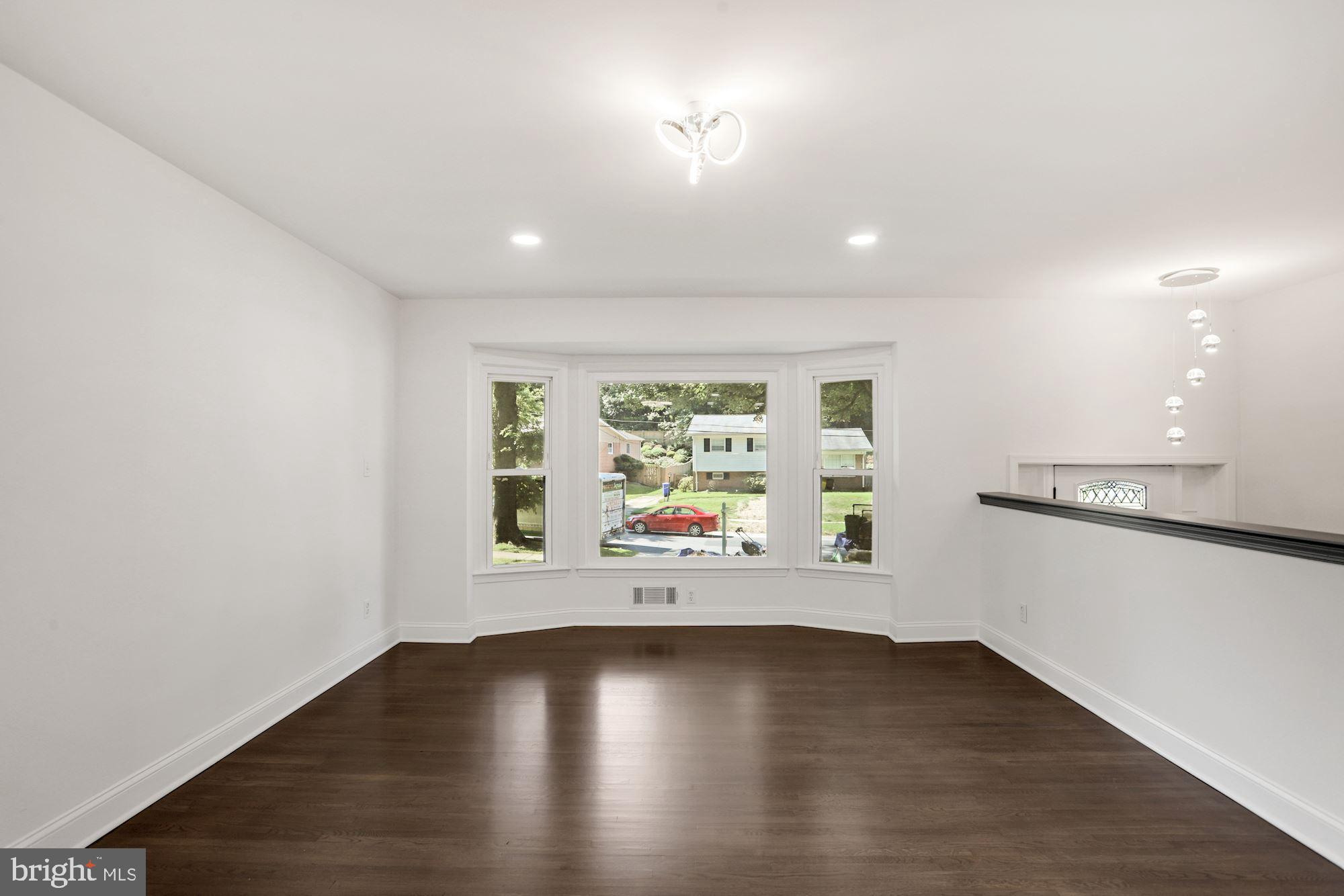 609 Kenbrook Drive Silver Spring, MD 20902 - Photo 12 of 33 Living room/ Dining room