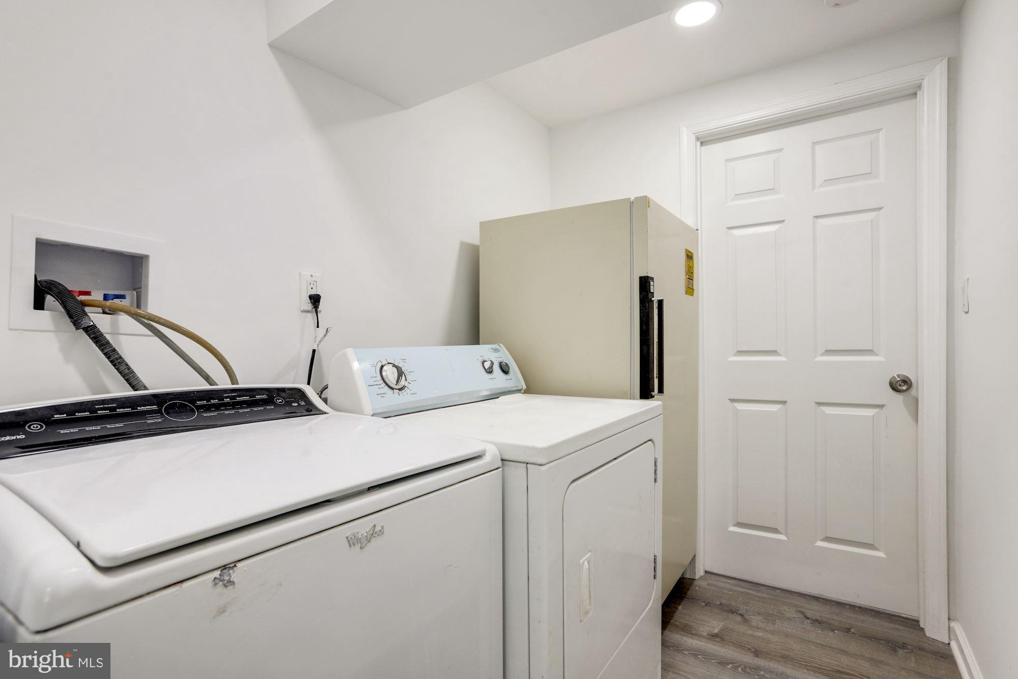 609 Kenbrook Drive Silver Spring, MD 20902 - Photo 27 of 33 Laundry room with Dual access