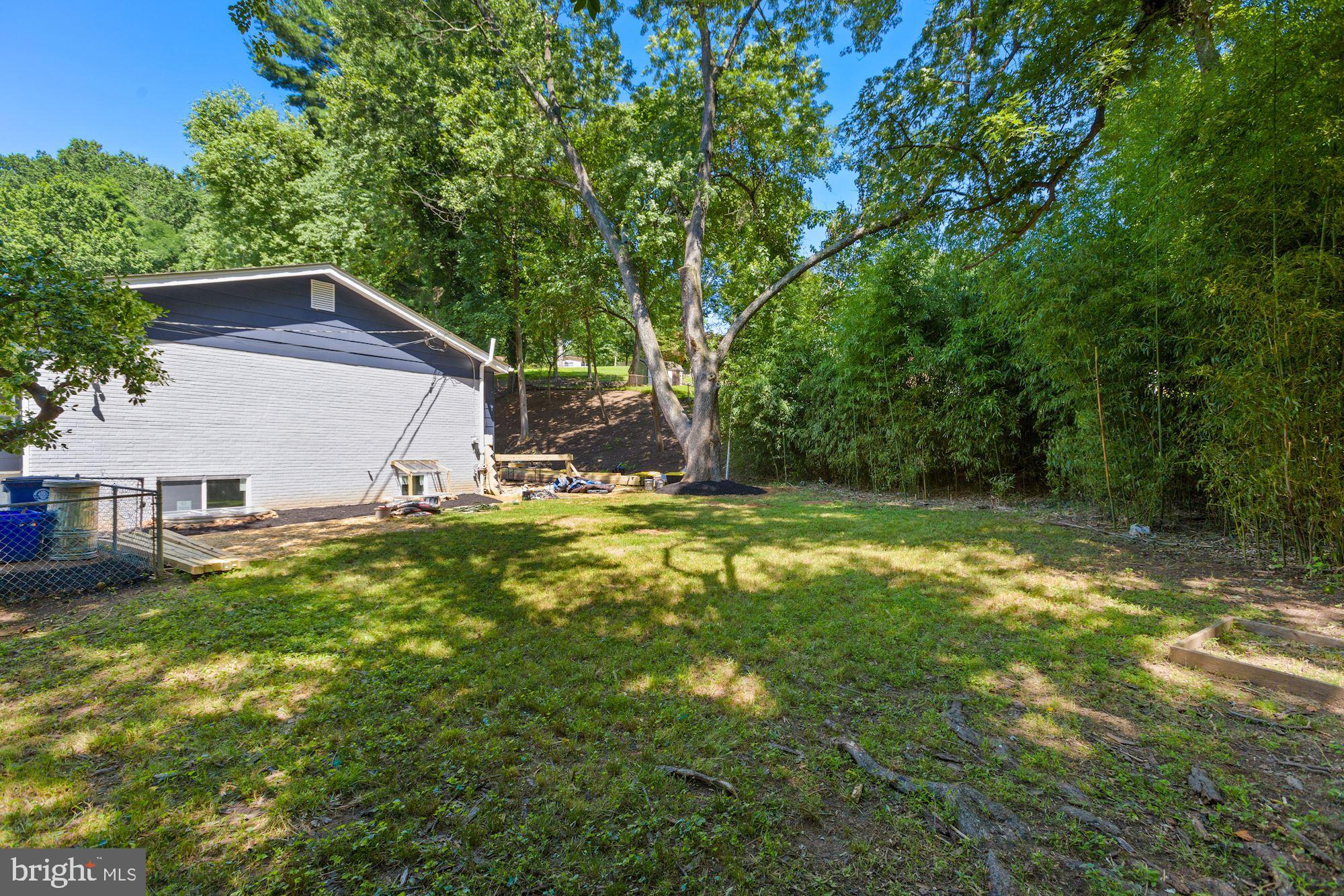 609 Kenbrook Drive Silver Spring, MD 20902 - Photo 32 of 33 Huge yard!