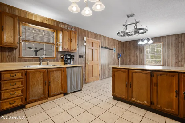 $300,000 | 21500 D Herde Road, Gulfport, MS 39503