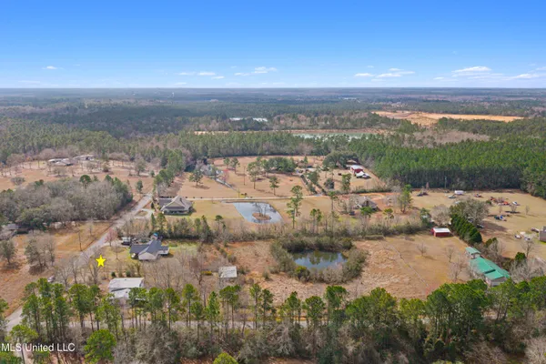 $300,000 | 21500 D Herde Road, Gulfport, MS 39503