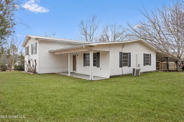 $300,000 | 21500 D Herde Road, Gulfport, MS 39503