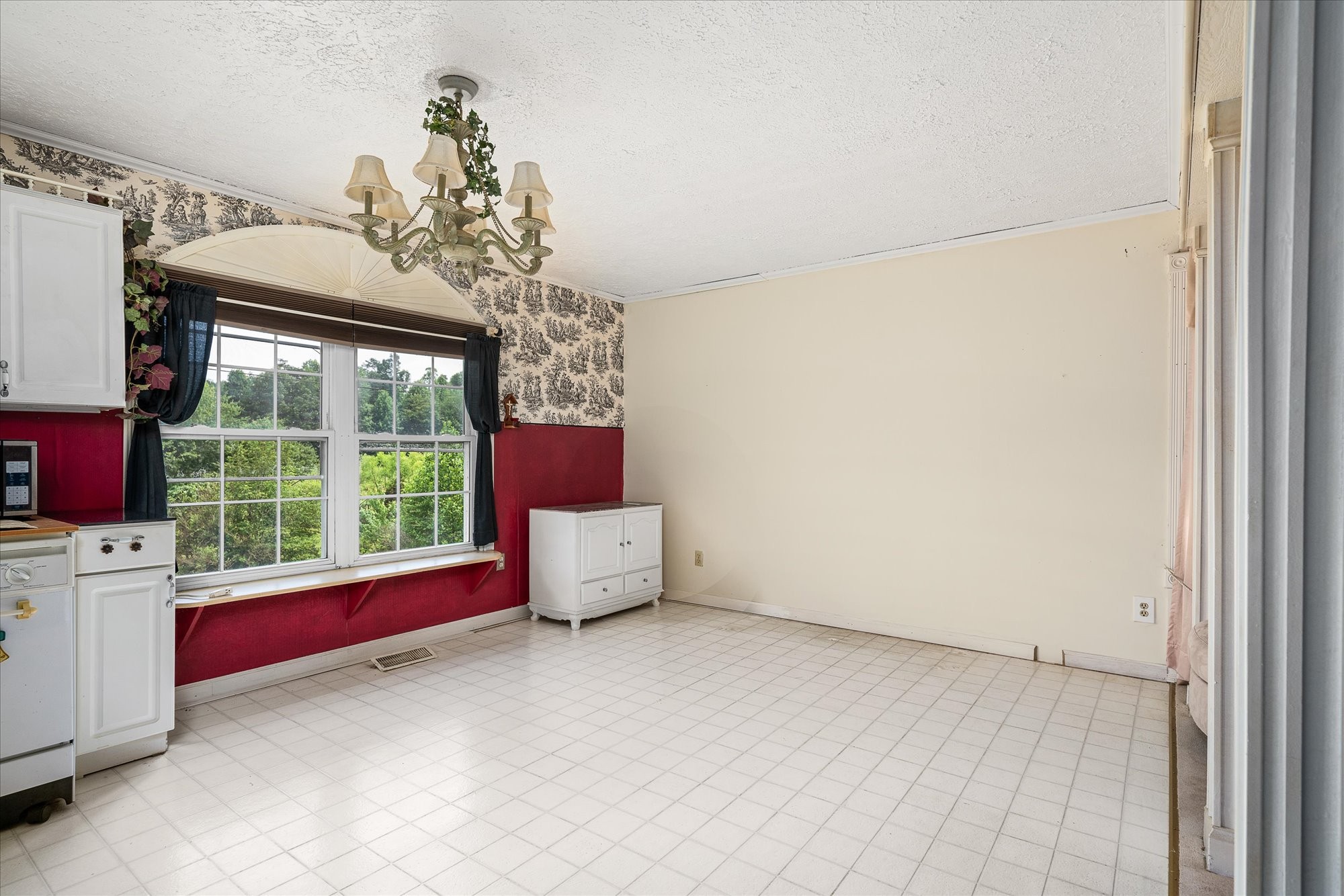 329 West Creston Road Crossville, TN 38571 - Photo 4 of 29 Gallery Image 4