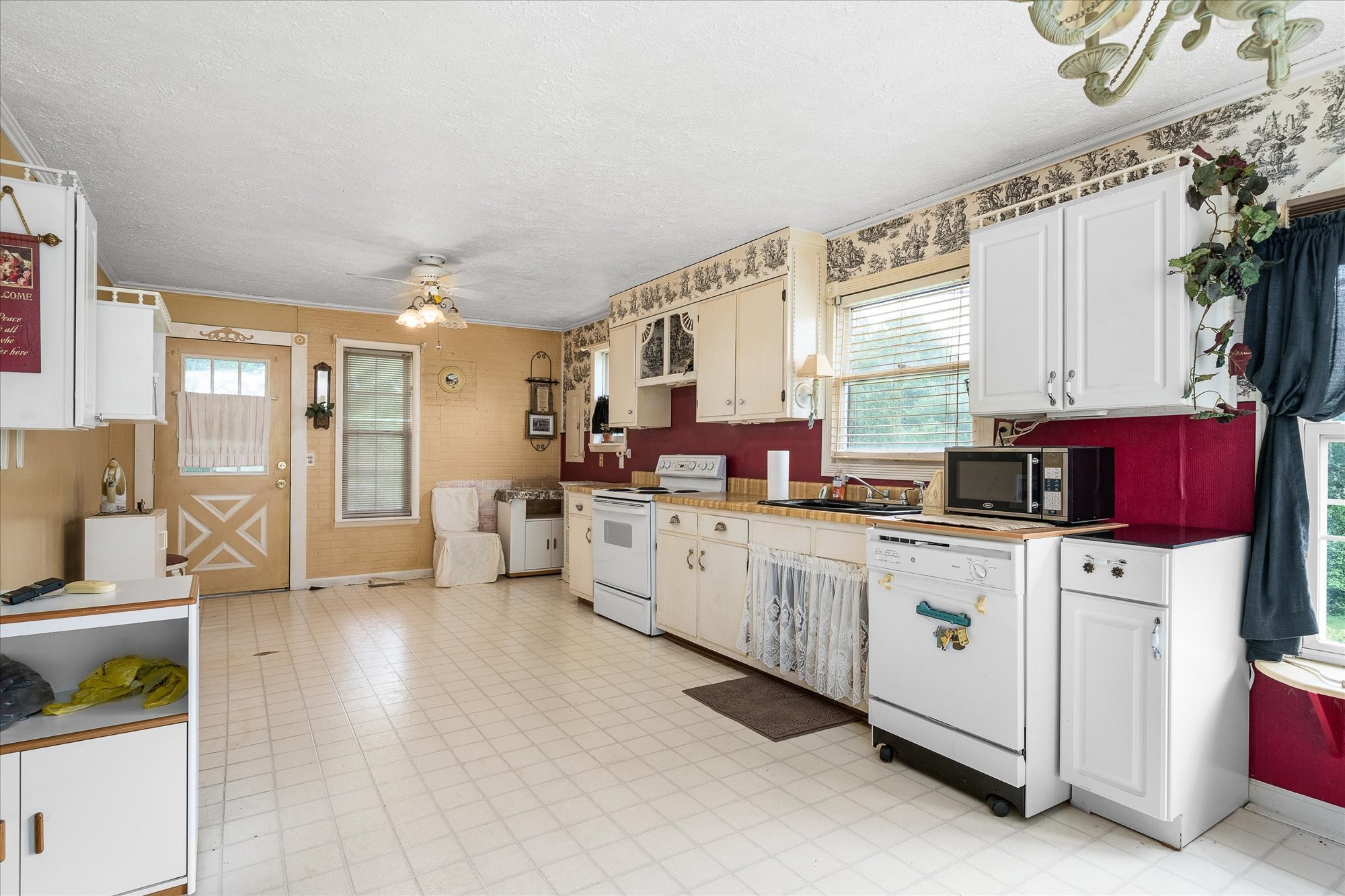 329 West Creston Road Crossville, TN 38571 - Photo 5 of 29 Gallery Image 5