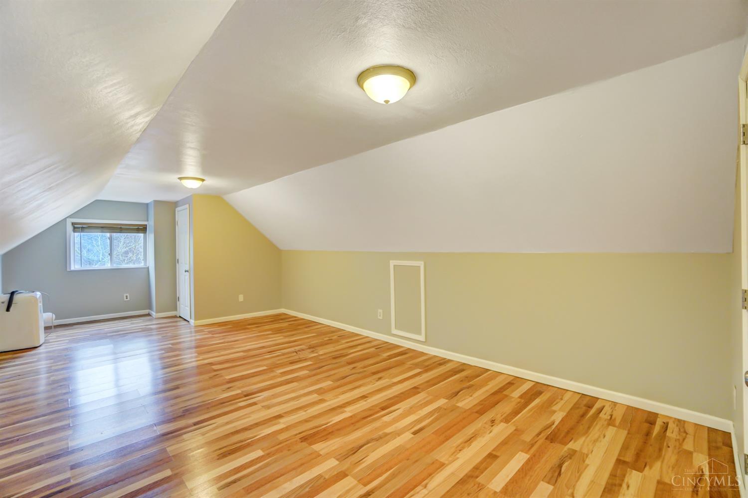 382 Ingram Road Greenhills, OH 45218 - Photo 20 of 27