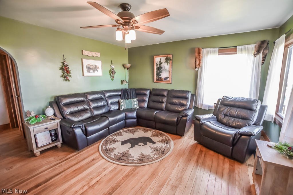 8178 Navarre Road Southwest Massillon, OH 44646 - Photo 32 of 40 Living Room