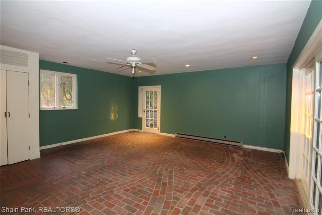 990 Burnham Road Bloomfield Hills, MI 48304 - Photo 4 of 54 Can Easily Be Converted Back To A Garage