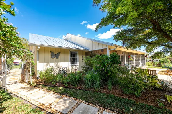 $700,000 | 8789 Southeast Woodwind Street, Hobe Sound, FL 33455