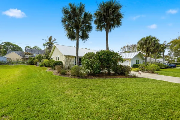 $700,000 | 8789 Southeast Woodwind Street, Hobe Sound, FL 33455