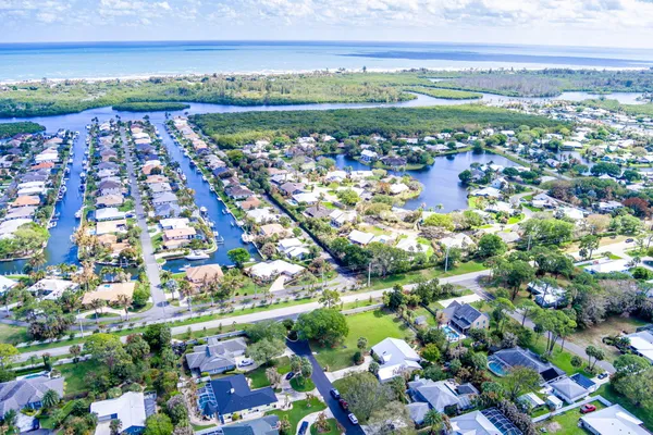 $700,000 | 8789 Southeast Woodwind Street, Hobe Sound, FL 33455