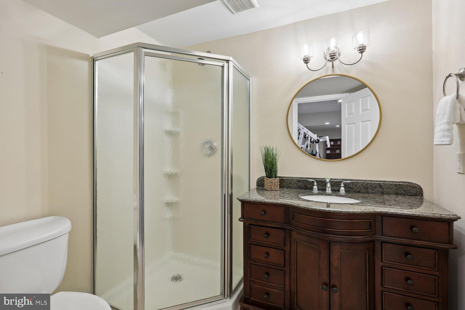 20920 Sunnyacres Road Gaithersburg, MD 20882 - Photo 49 of 64 Lower level full bath with granite vanity