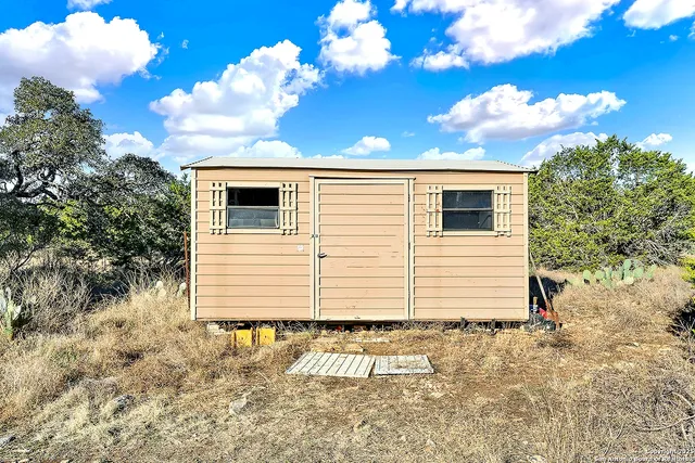 $438,000 | 829 County Road 2744, Mico, TX 78056